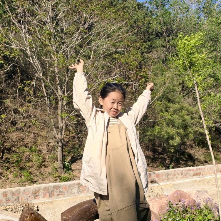 梁小妞