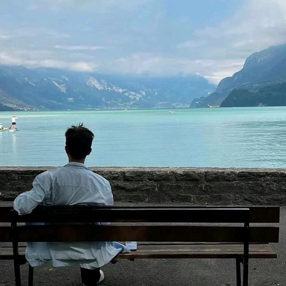 ￴ ￴ ￴ ￴￴ 铁 人