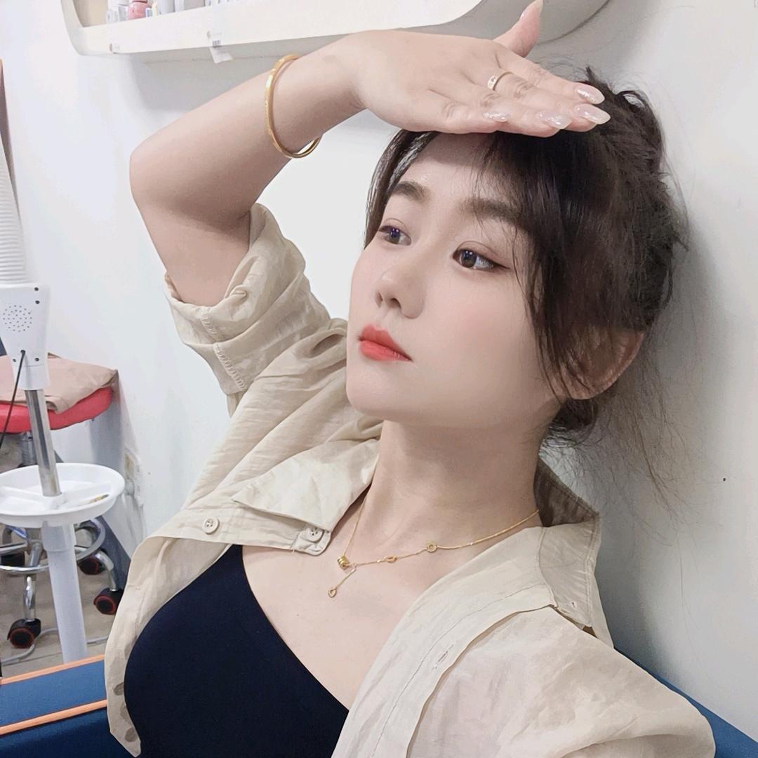 台州路桥  化妆师 清清  美甲美睫纹绣