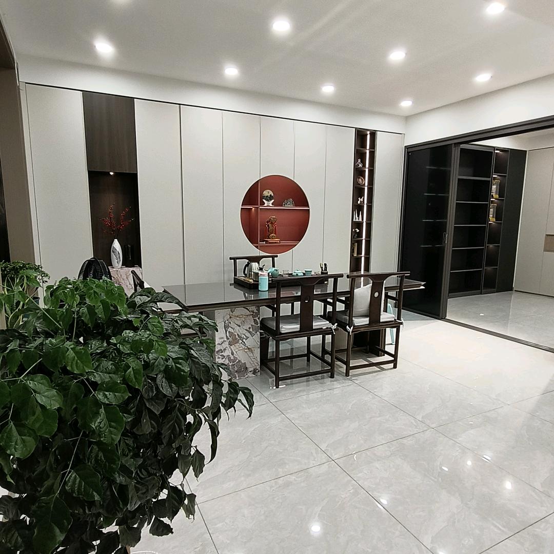 三峰整家定制(北环路建府西行50米)