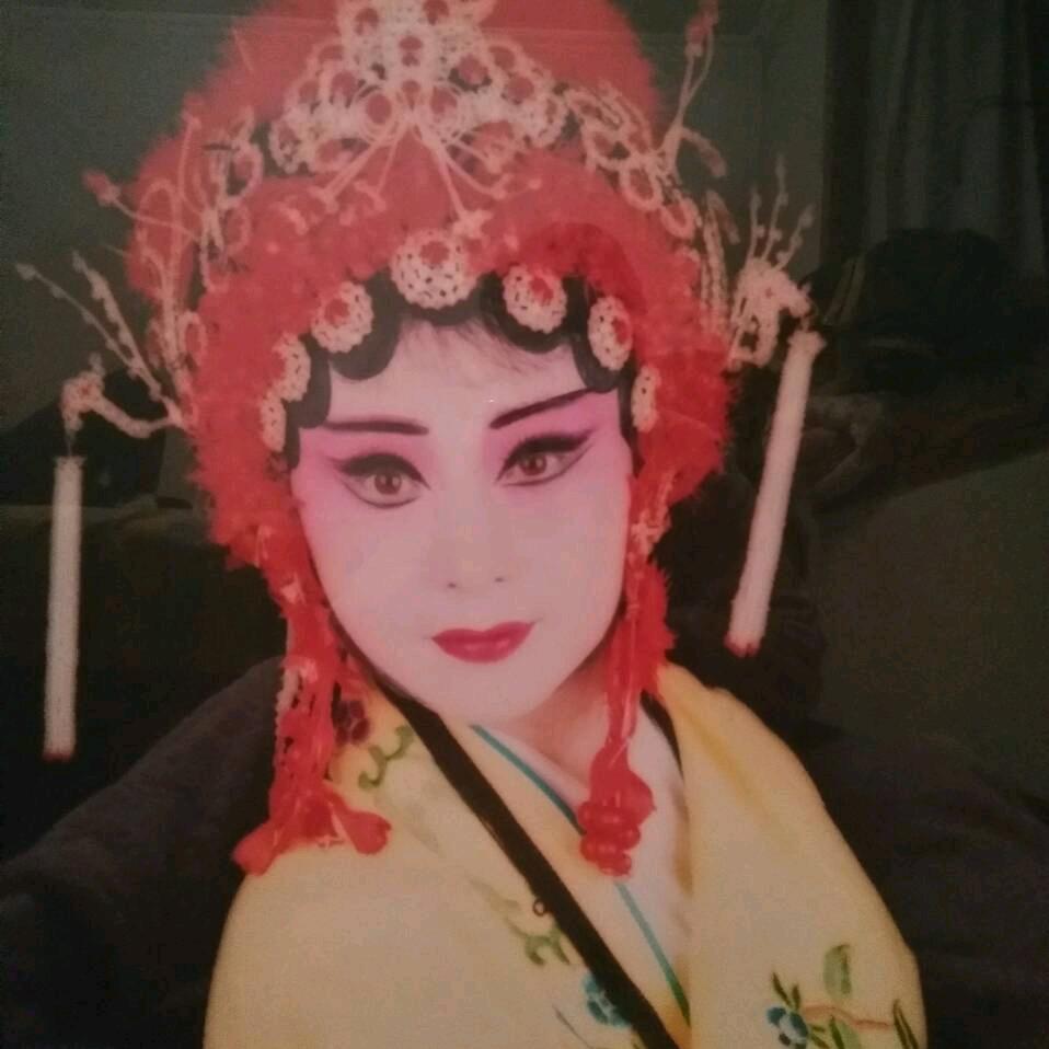 子夜梨园上午十点十分开播