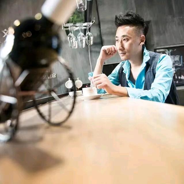长葛微微烫烫发发起人阿伟老师