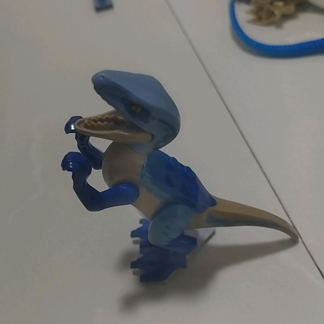 一只在吼叫的迅猛龙布鲁