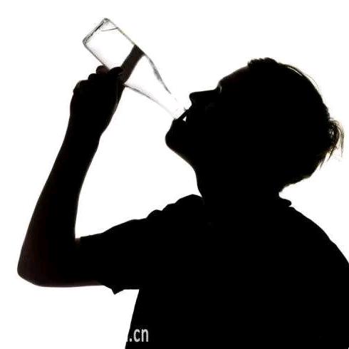 只喝最烈的酒
