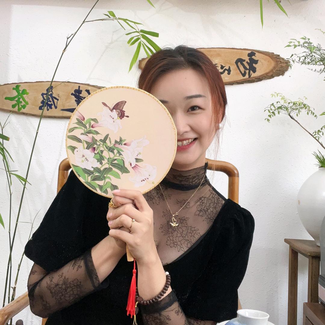 浑身都是女人味
