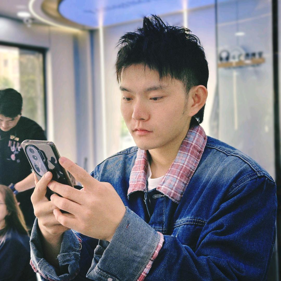 ╭(╯二哥哥╰)╮