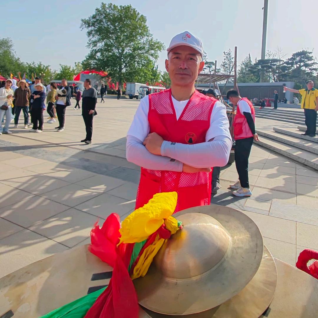 小林子非遗高跷团队《化妆师》