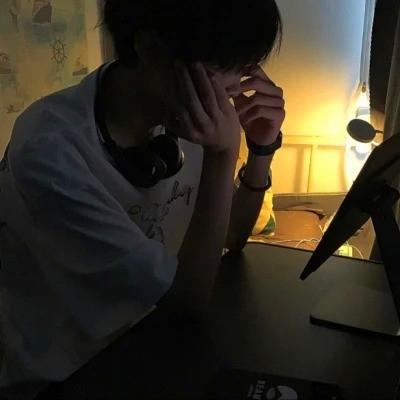 不玩感情的小🐶