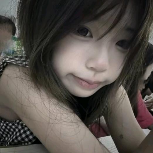 江妄妍.
