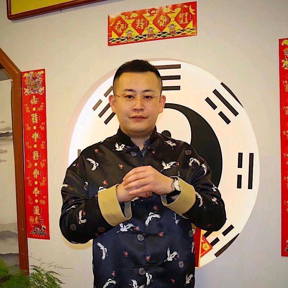 普兰店区乾元易文化传媒馆