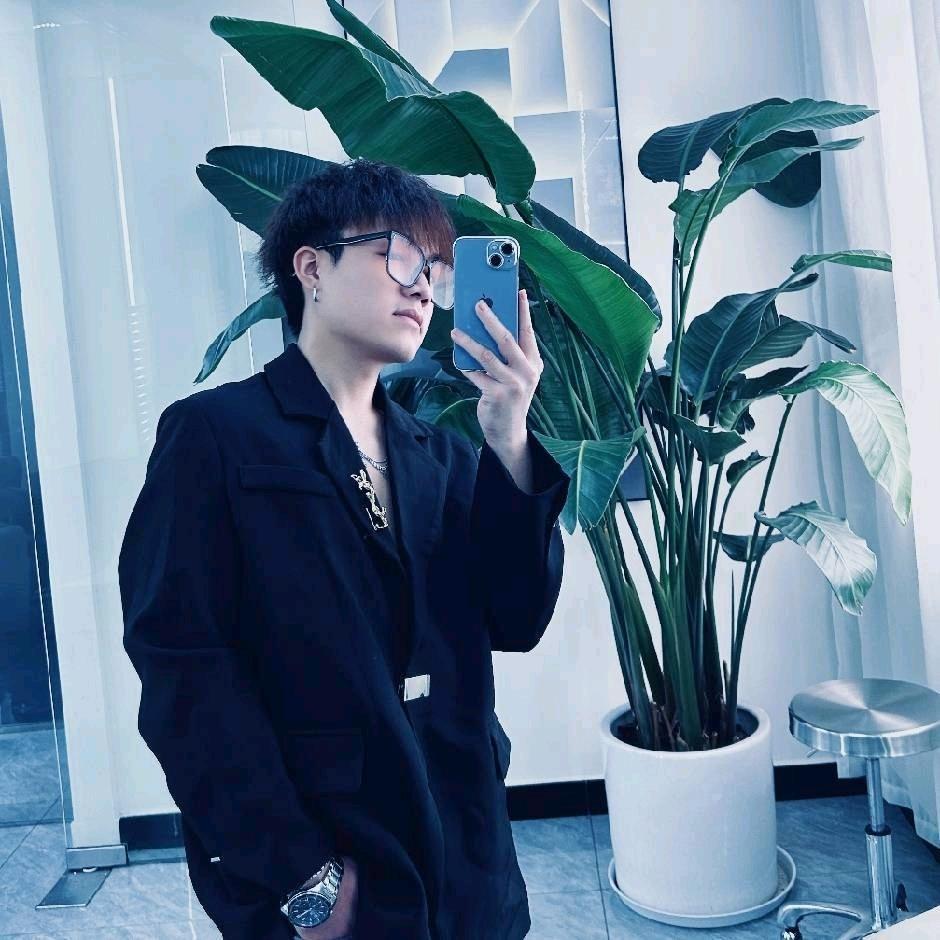 宜春女士发型设计_小亦