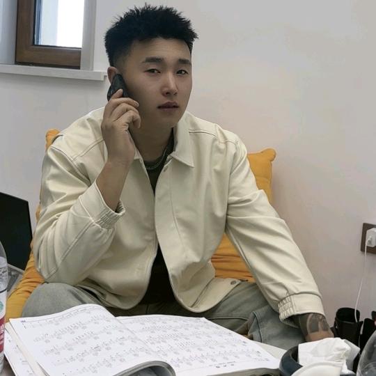 乌衣巷 .