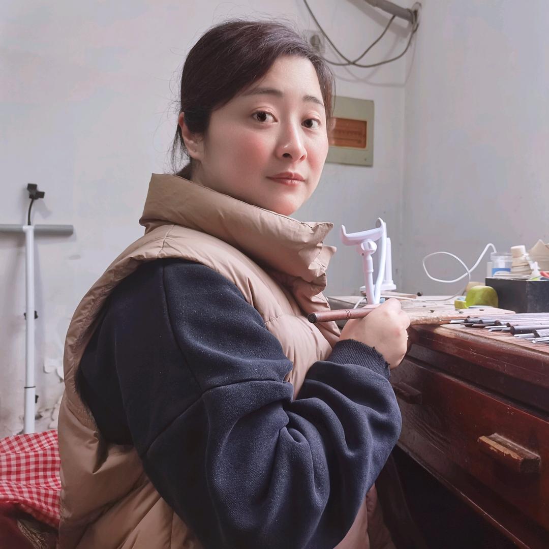 秋兰核雕