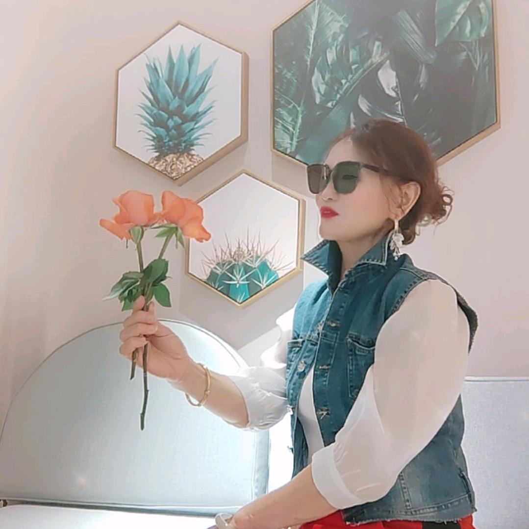 英子（拒加微信）