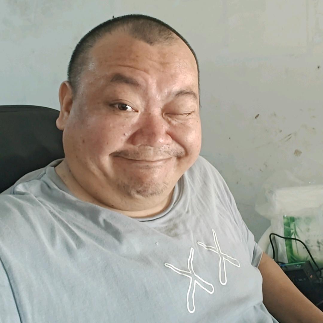 努力的大脸