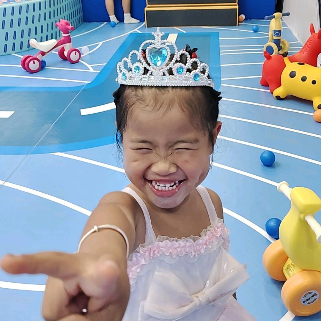 佳静小宝贝（一天不打上房揭瓦）