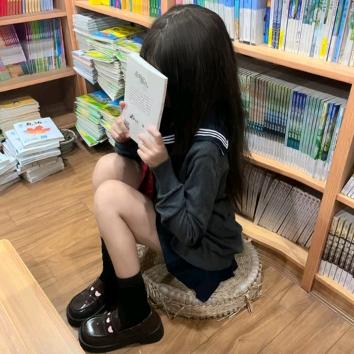 小雨子 .