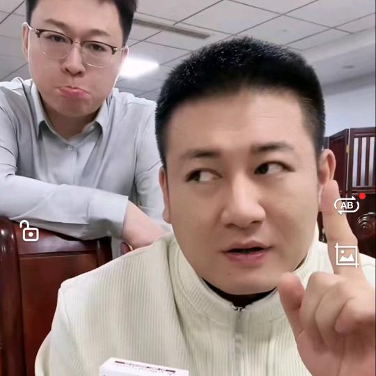 罗凤魁橱窗