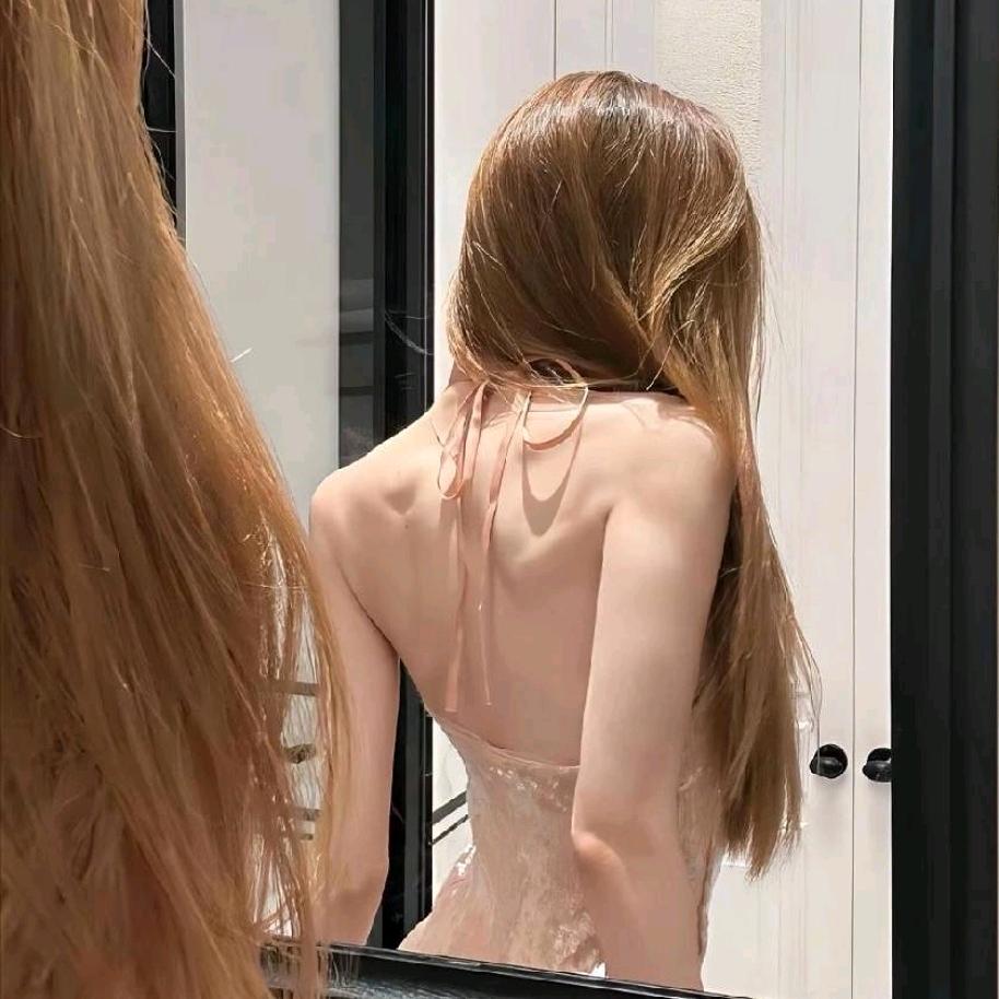 美女也会ᵉᵐᵒ..