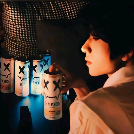 谜团重重的芽儿头像