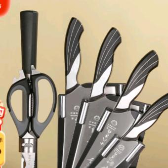 御剑乘风来，逍遥天地间