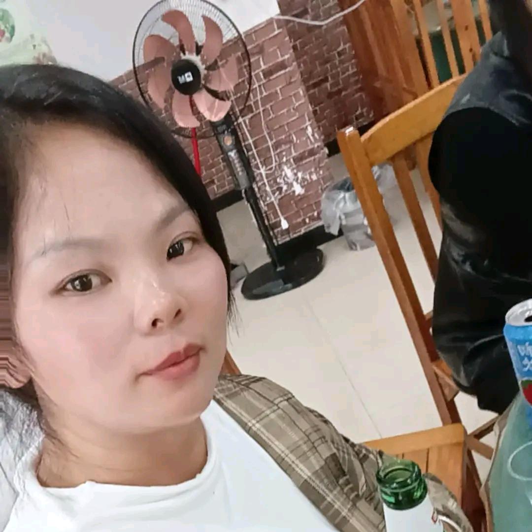 乄╮( •́ω•̀ )╭夵