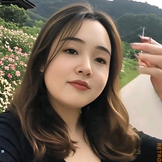 秋梅，一个人