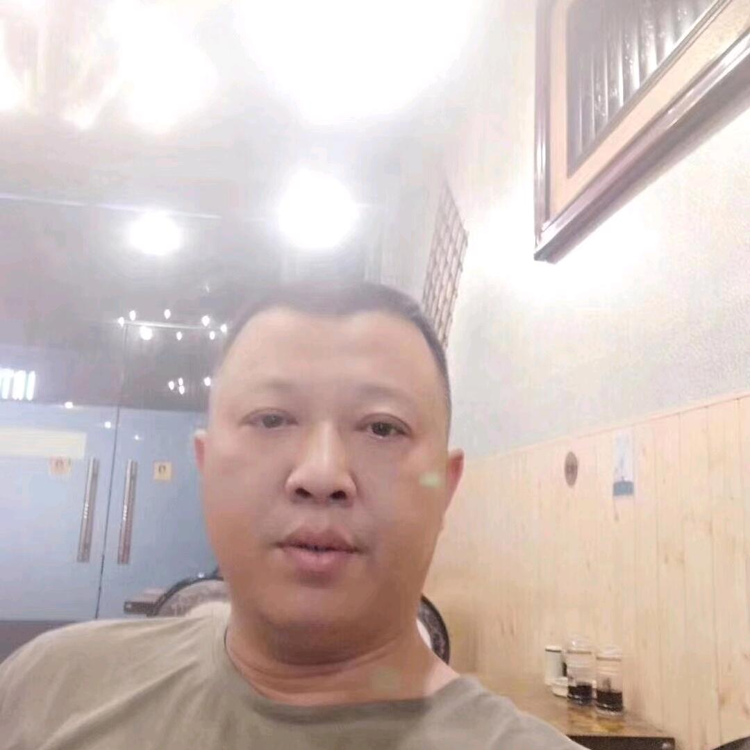 龙哥。