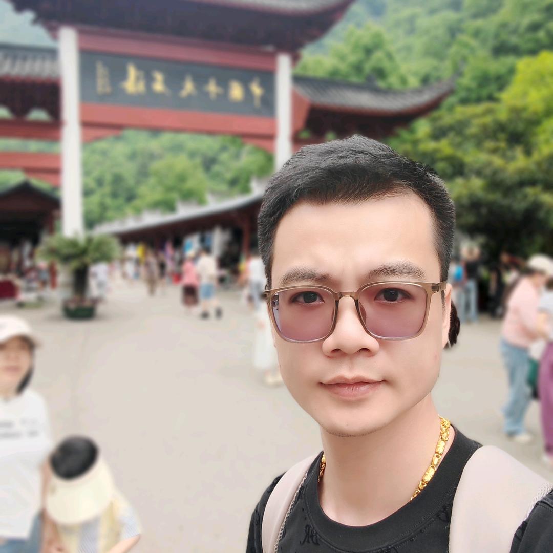 周启艇