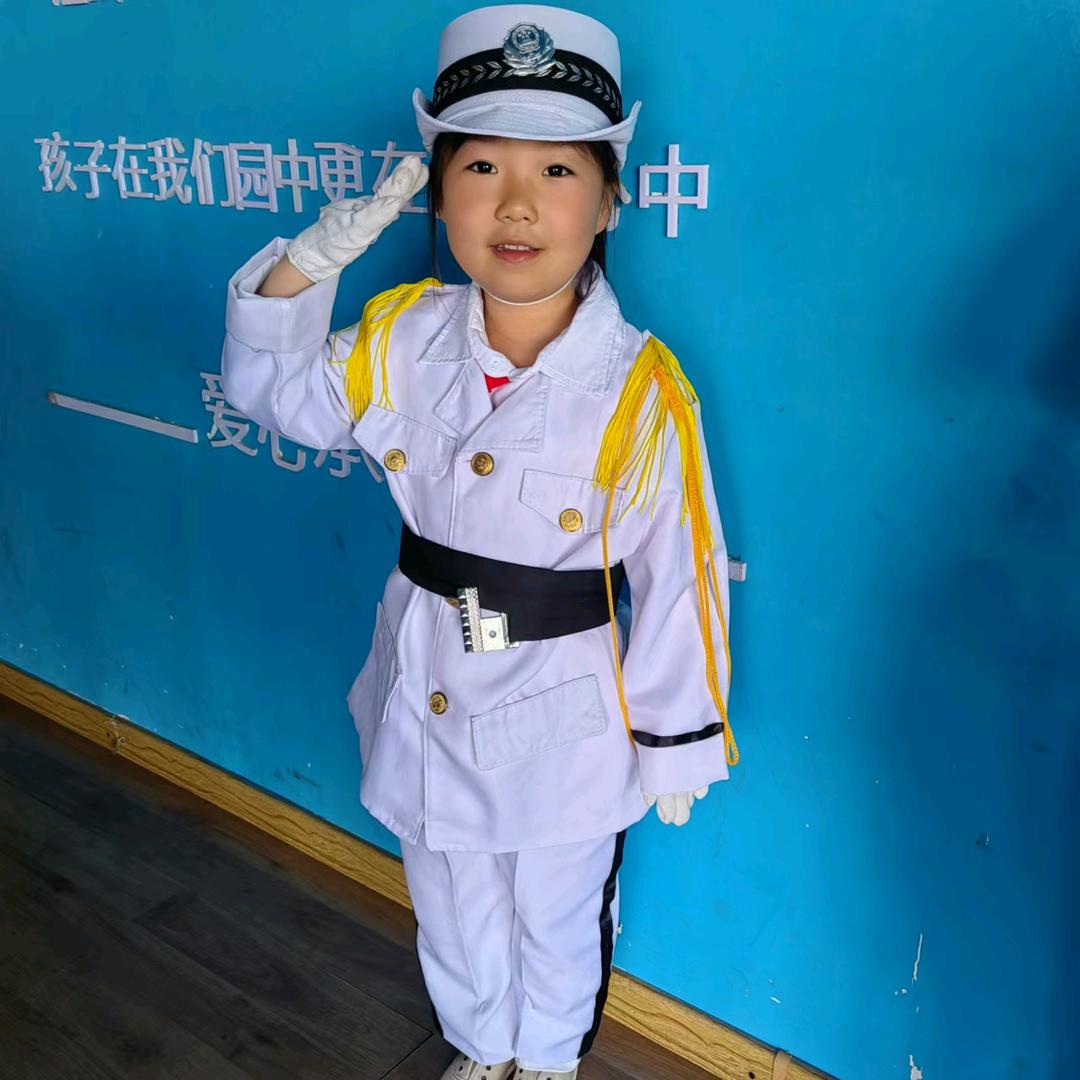 扇上烟云指上香