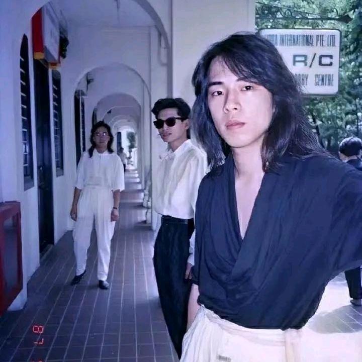 共此灯烛光。