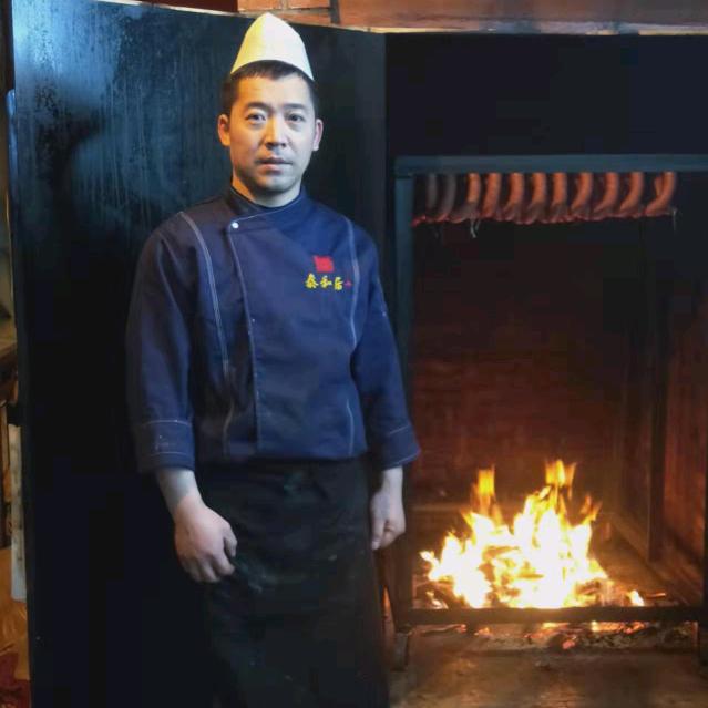 锡林浩特市锐宇熟食解馋坊