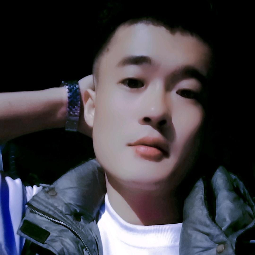 云彩上的一棵小草