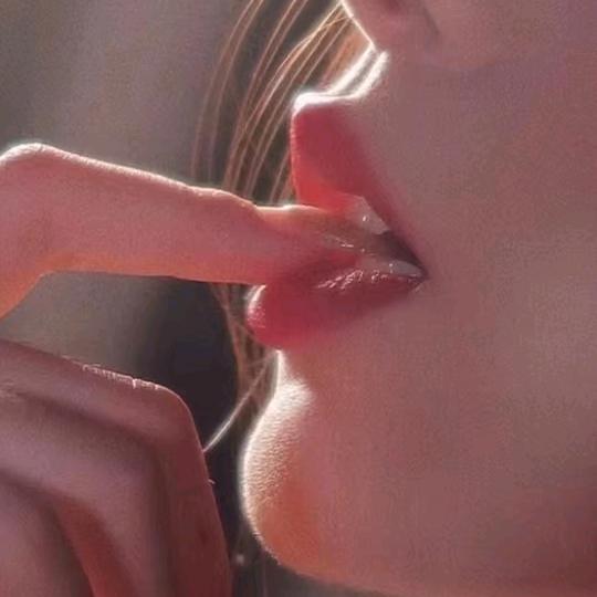 被男神骂装货怀恨在心偷他拼好饭