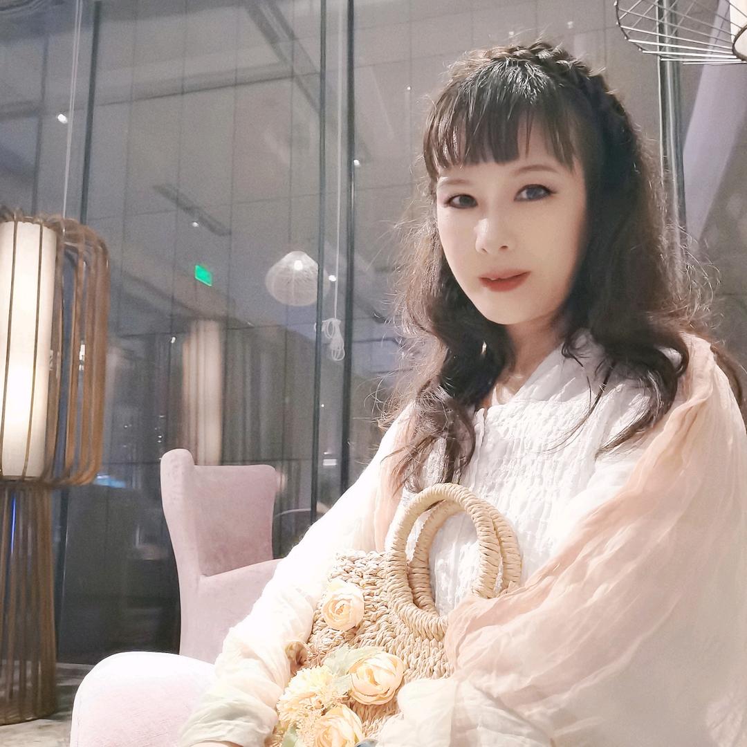 衣袂飘飘🌹