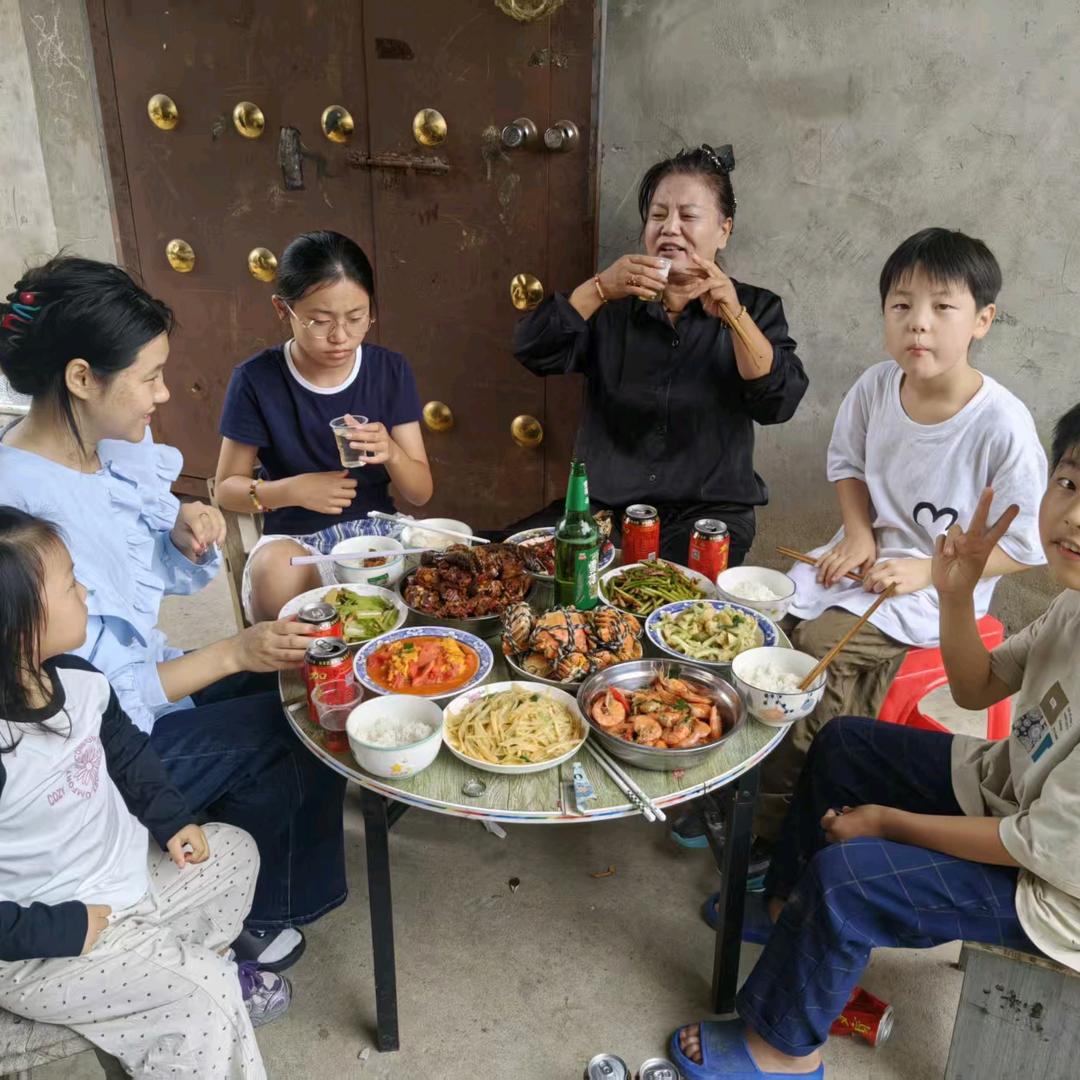 两个孙子的奶奶