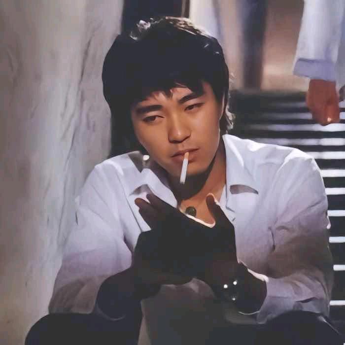 㣻罖