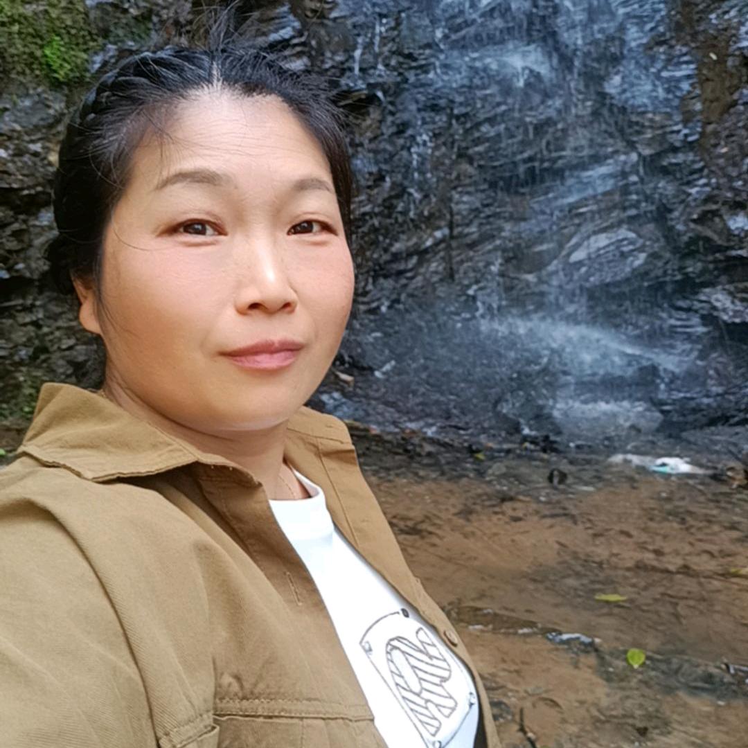 （龙回肖细细）衣服妹