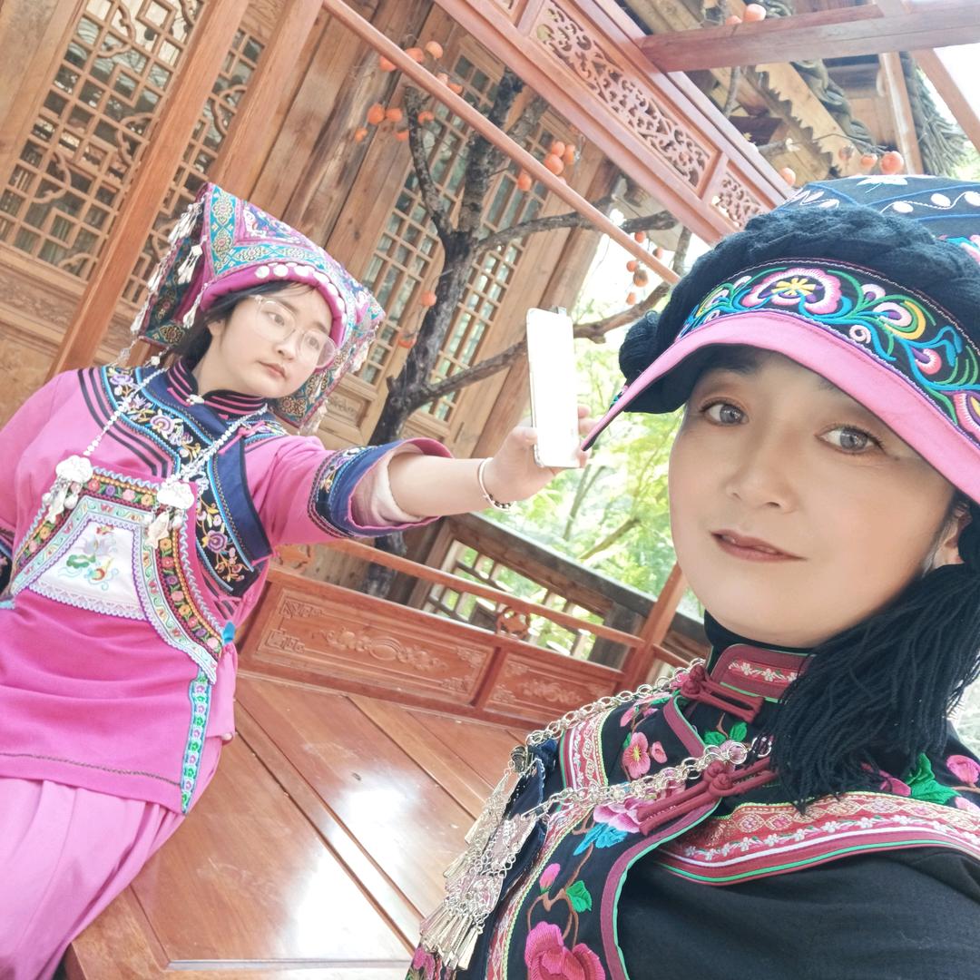 河南姑娘^^^贵州媳妇🐰ྀི🐰ྀི