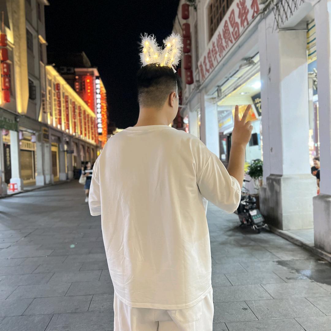 一只腰间盘突出的猪