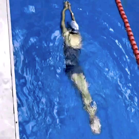 学游泳的老太太👵🏻👵🏻