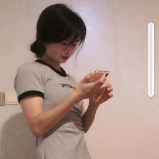 傻了吧唧的金芝