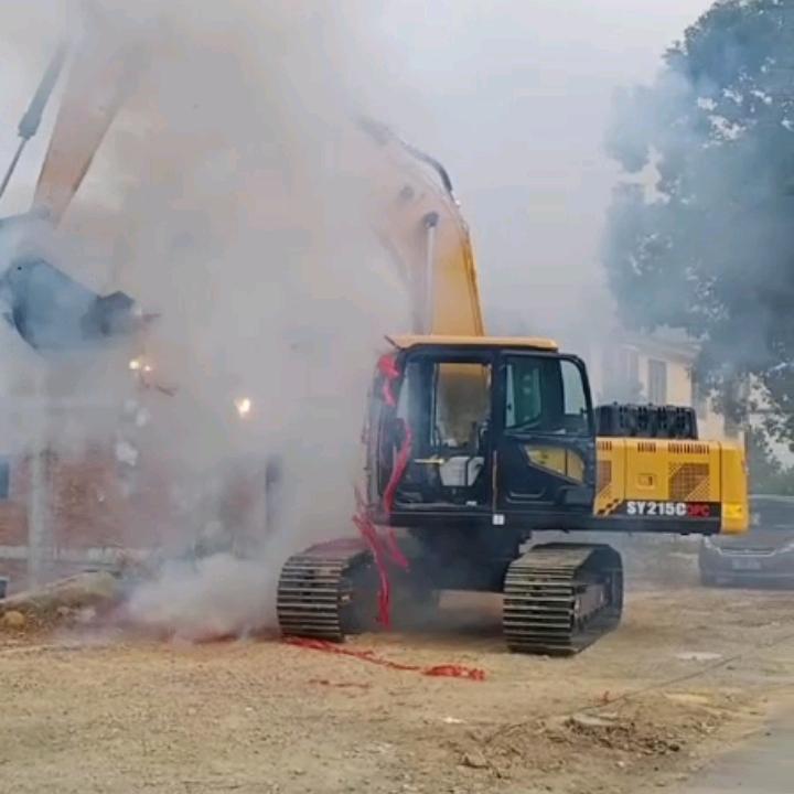 黄志敏二手裸租挖机