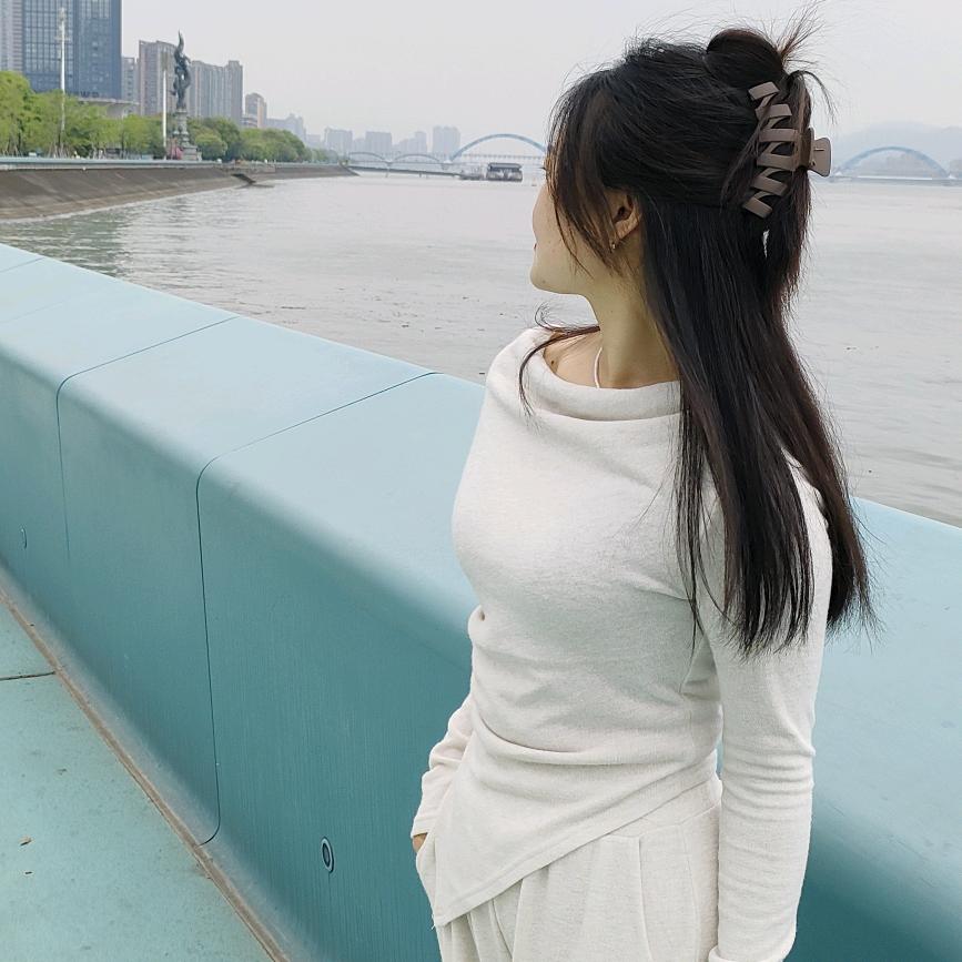 YAN.艳 轻奢女装