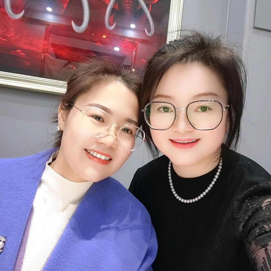 头发乱了