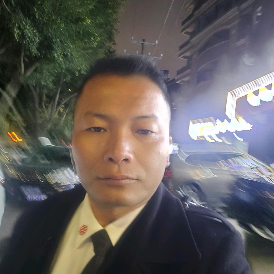 国际男神，本人单身，忘记过去，成就未来。