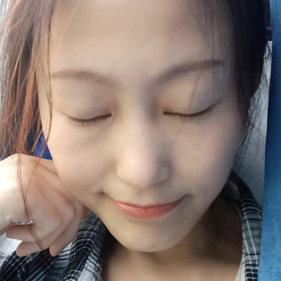 睡到自然醒 Zz z