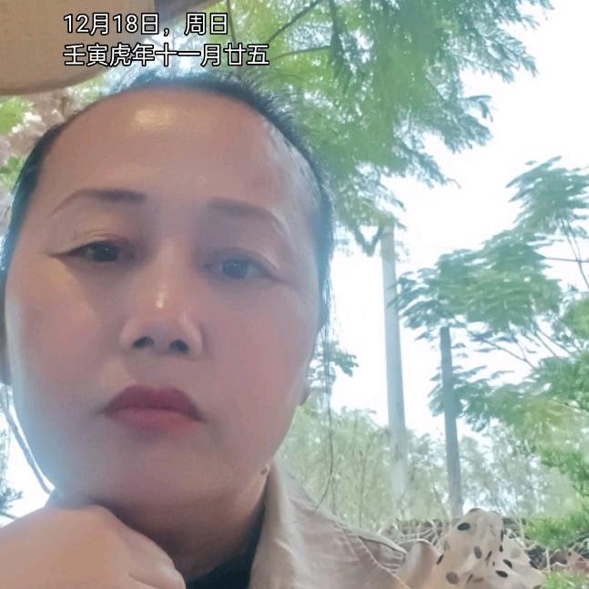 喜欢琤尼的哈雷·萨顿头像