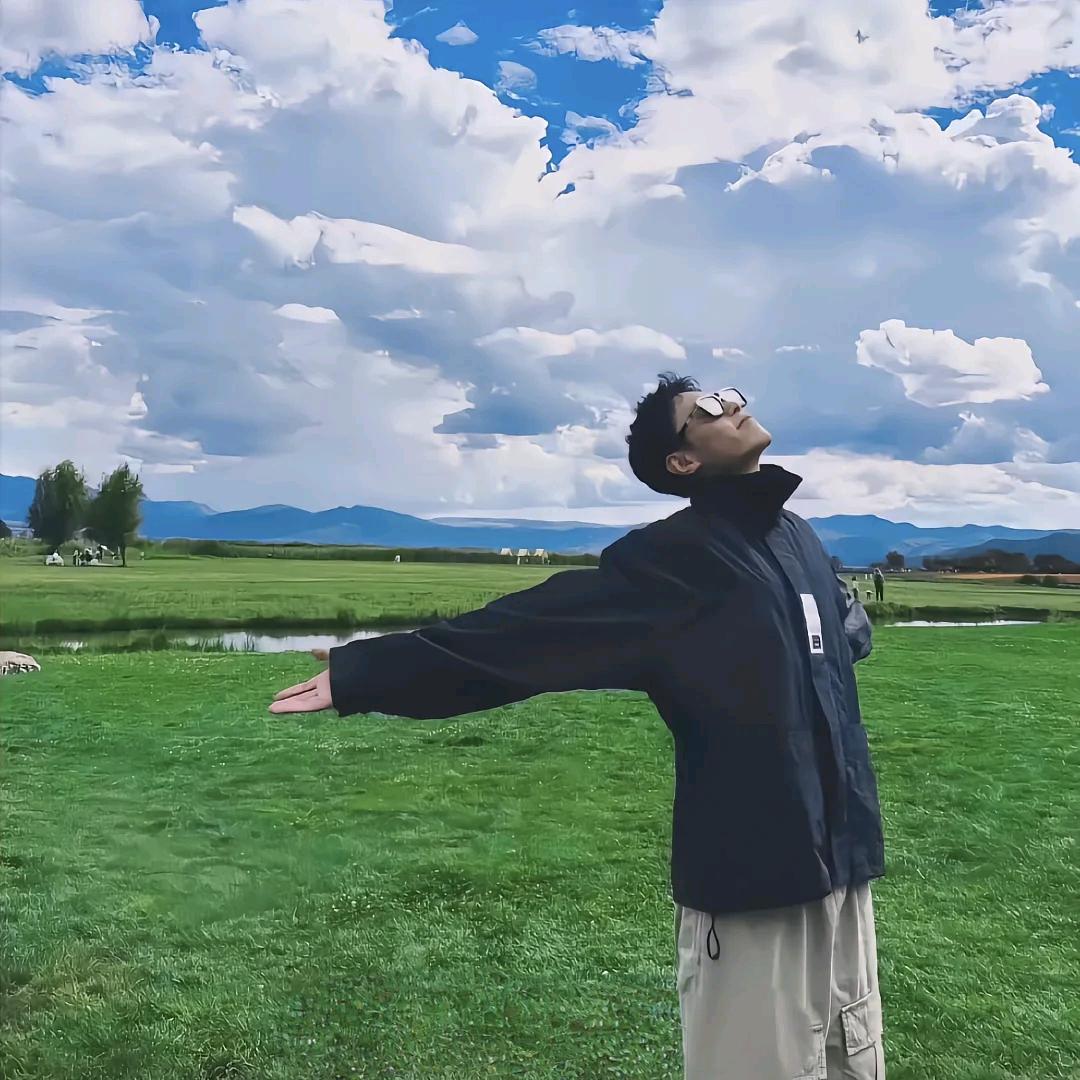 笨蛋比个耶🌝᭄