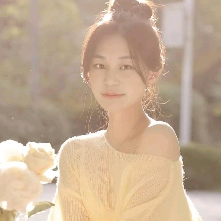 可爱的小女孩。